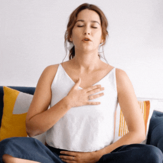 Animation illustrant un coach et un manager collaborant pour ajouter une tâche à une fiche. Visualisation de la délégation structurée dans un processus de management.